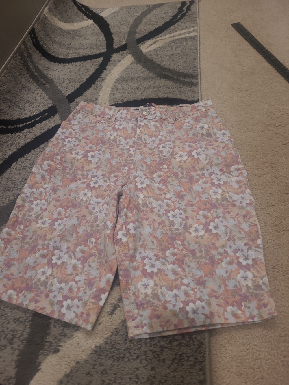 Gloria Vanderbilt Women's Amanda Floral Capris Shorts Size 8